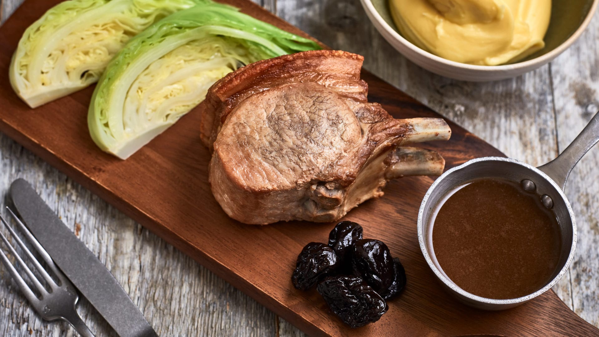 Pork chop with prunes - Step 1