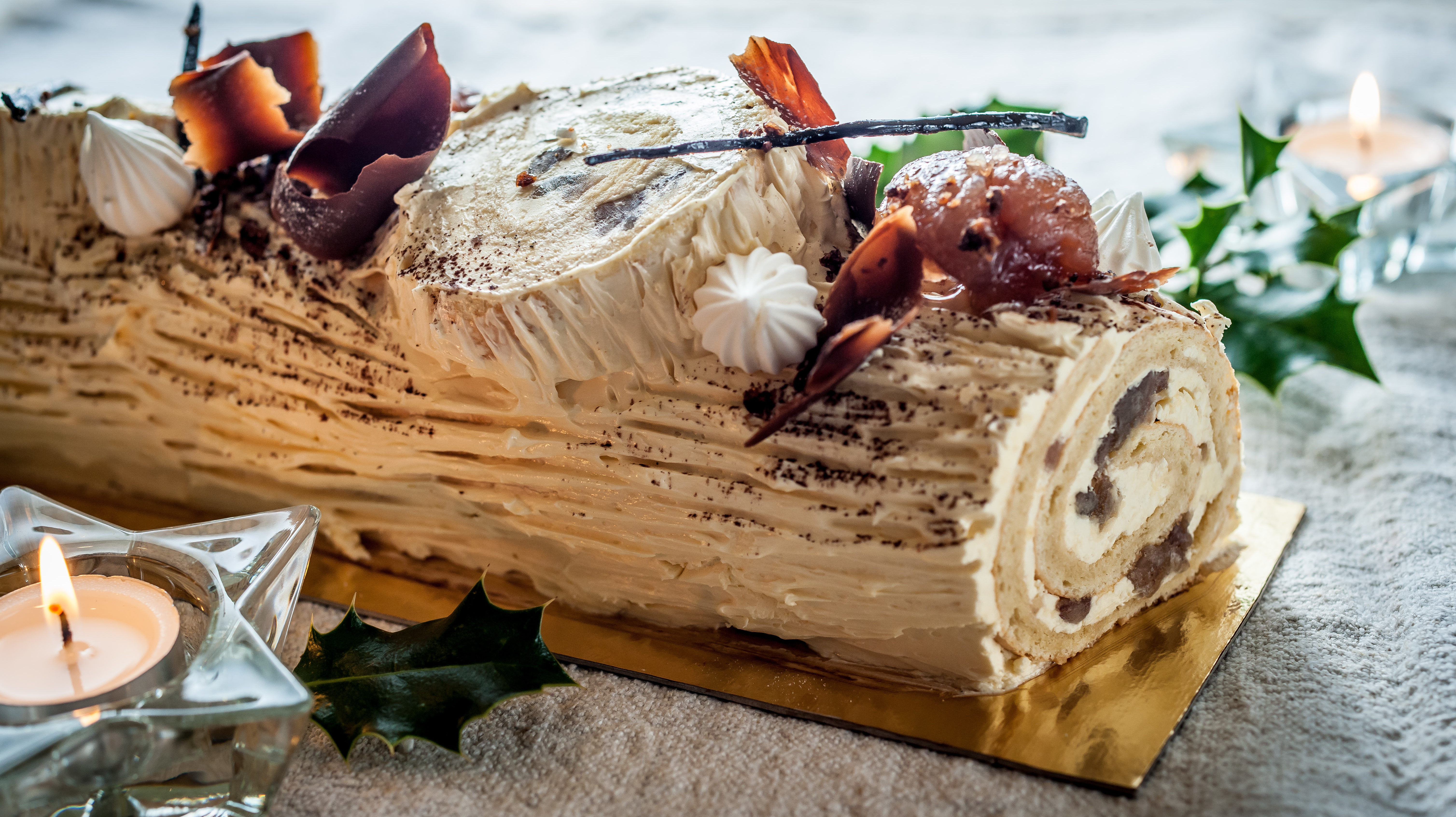Bûche de Noël (Christmas log)