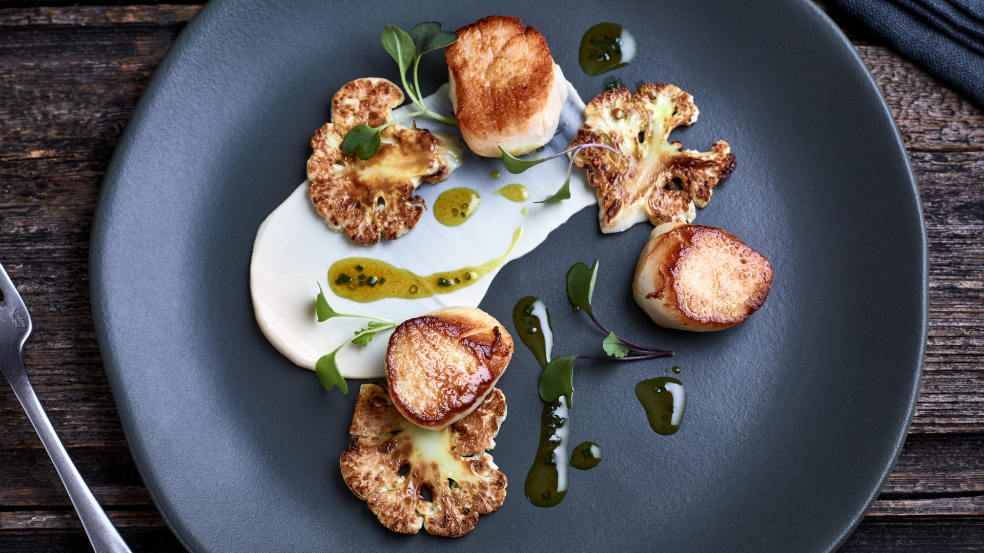 scallop recipe with cauliflower and curry oil