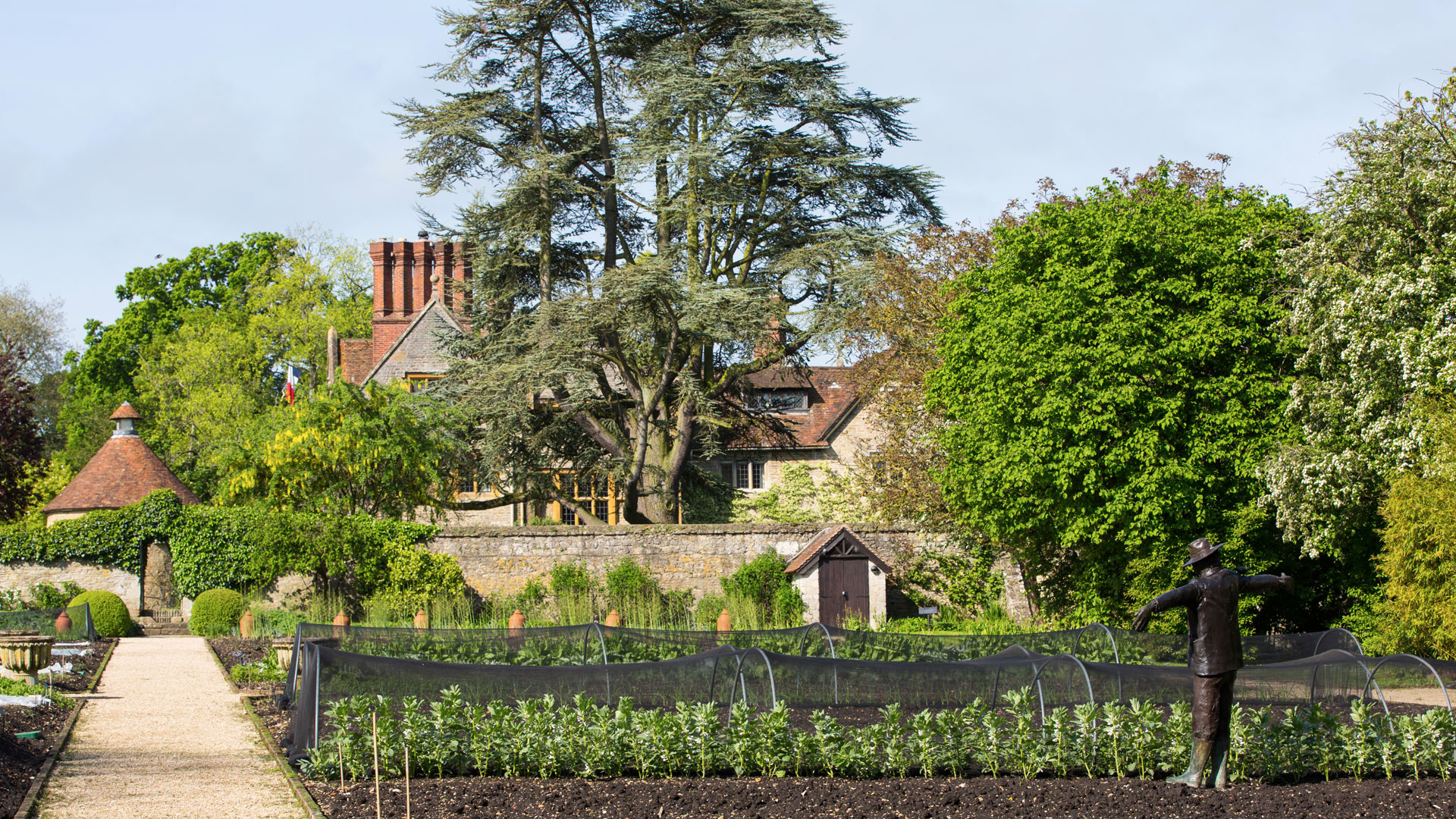 the vegetable garden at Belmond Le Manoir aux Quat'Saisons